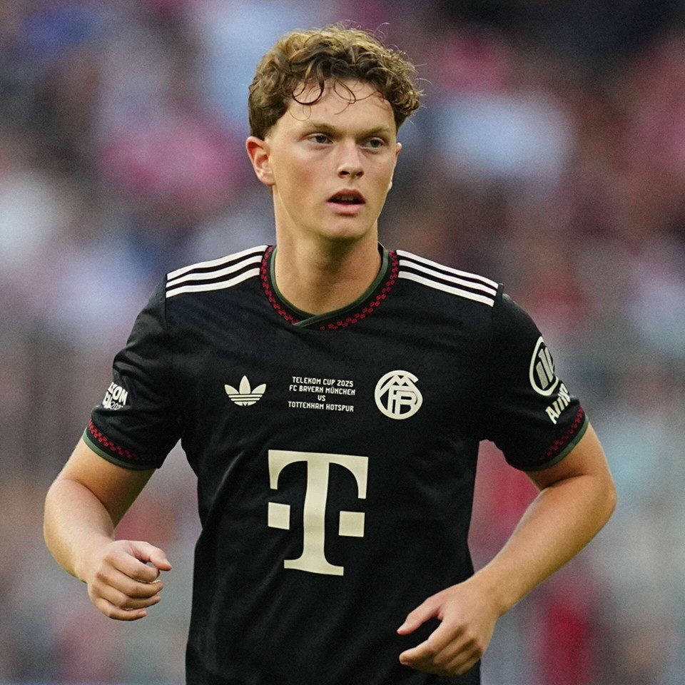 关于集结日埃因霍温回应争议:荷甲节点到来;气氛紧张;年轻球员得到机会的信息-开云首页APP